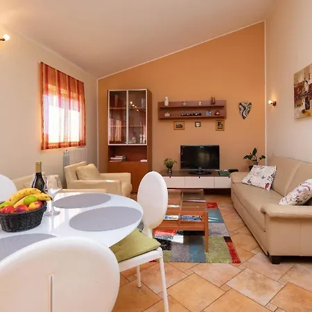 Strandnahe Mit Uberdachtem Balkon Und Garten Апартаменты *
