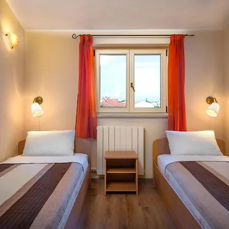 Appartement Strandnahe Mit Uberdachtem Balkon Und Garten *